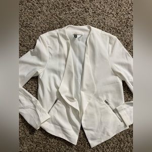 White cropped blazer